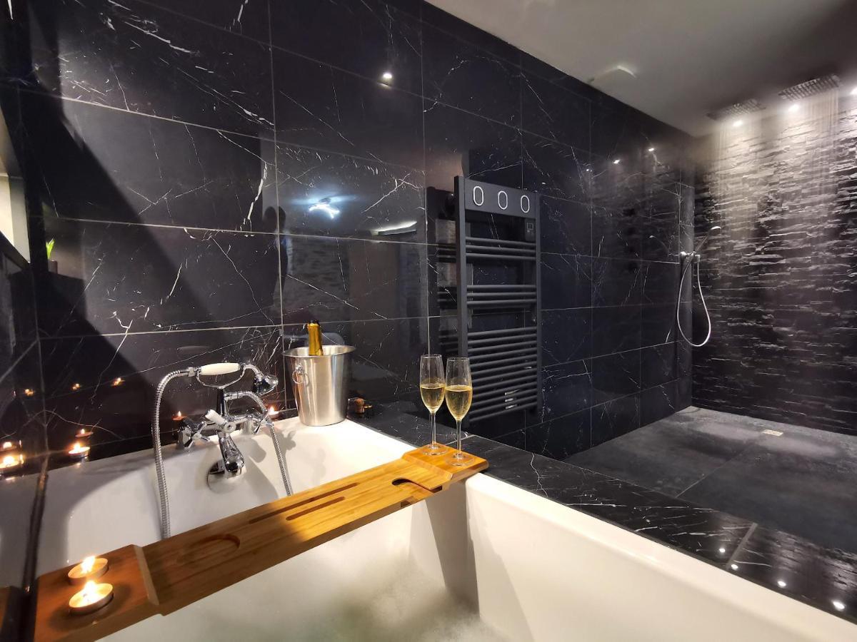 Appartement Luxueux Au Coeur De La Doutre อองเชร์ ภายนอก รูปภาพ